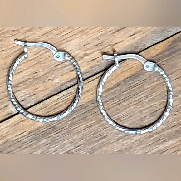 925 Sterling Silver Vermeil Twist Hoop Earrings - Picture 3 of 3